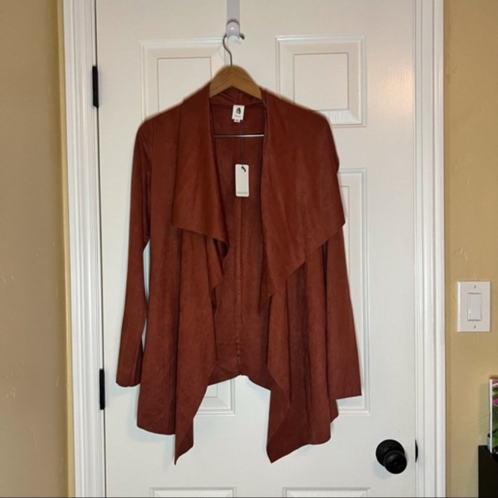 NWT VICI FLAWLESS Suede Inspired Cardigan.